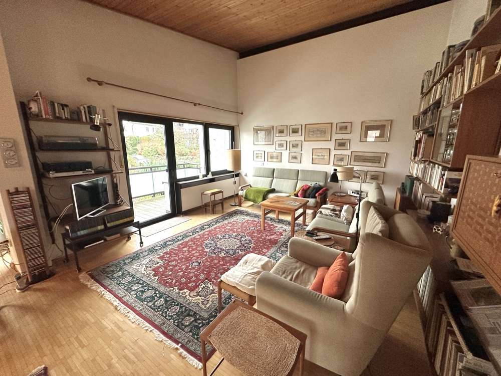 Immobilie in Ehlscheid - Großzügiges Einfamilienhaus auf gepflegtem Grundstück in der Nähe von Rengsdorf - Bild 1