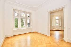 Herrschaftliche Altbauetage in der City-Ost von Wiesbaden