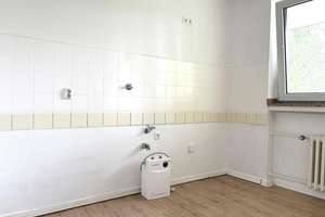 Modernisierte 2-Zimmer-Wohnung mit Loggia und Aufzug in Gerresheim – Die vollständige Adresse der Immobilie erhältst du vom Anbieter., 40627 Gerresheim, Düsseldorf – Vorschaubild 2