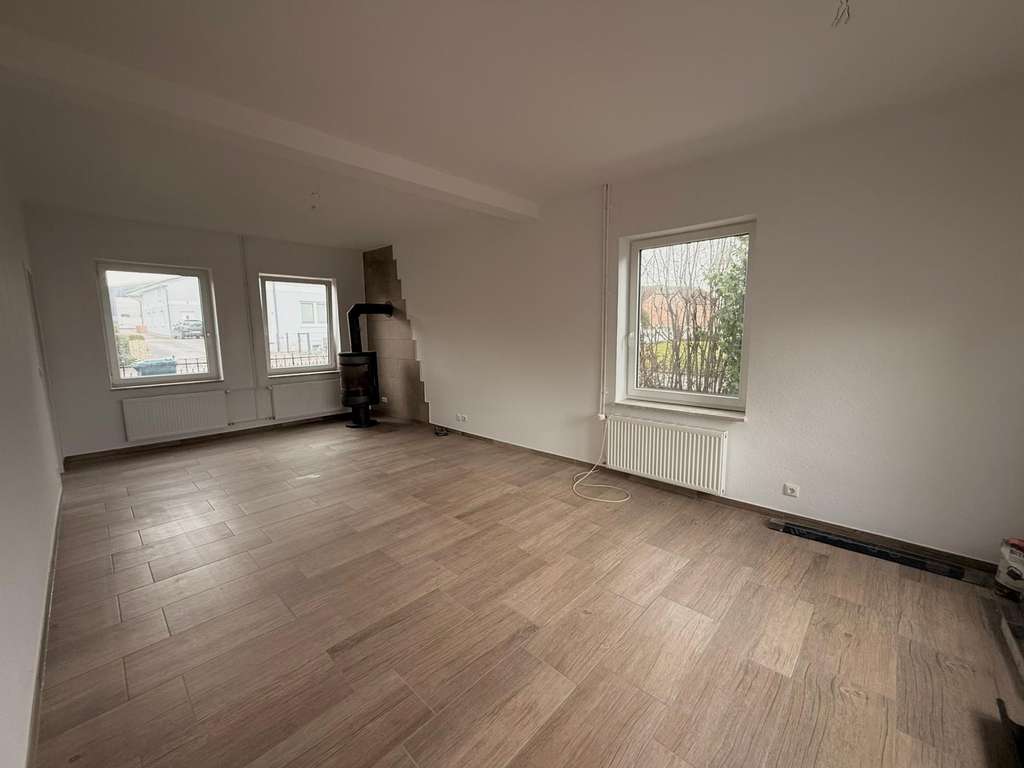 Immobilie in Steinburg - SANIERTES EINFAMILIENHAUS (BJ. 1963) IN RUHIGER LAGE MIT GARTEN UND TERRASSE - Bild 3