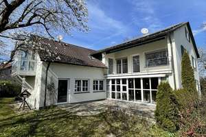 Großzügiges Mehrgenerationenhaus mit Potential – Die vollständige Adresse der Immobilie erhältst du vom Anbieter., 94127 Neuburg am Inn – Vorschaubild 1