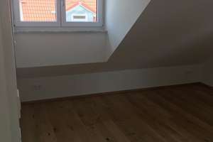 Exklusive 2-Zimmer Dachgeschosswohnung mit Einbauküche (Nähe S-/U-Bahn Feldmoching) – Die vollständige Adresse der Immobilie erhältst du vom Anbieter., 80995 Feldmoching, München – Vorschaubild 9
