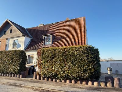 Doppelhaushälfte mit Einliegerwohnung auf großem Grundstück