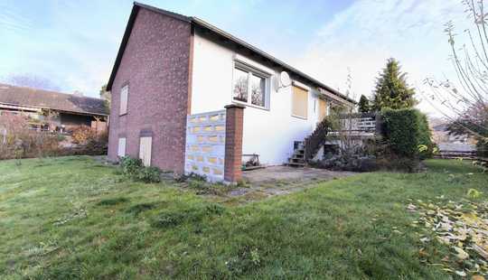 Bild von Großzügiges EFH mit Doppelgarage in Ahlum -
Sonnige Südterrasse, viel Platz & Ruhe !