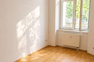 3-Zimmer-Wohnung mit Balkon, Aufzug und Mietpotenzial in Chemnitz-Kaßberg – Die vollständige Adresse der Immobilie erhältst du vom Anbieter., 9112 Kaßberg, Chemnitz – Vorschaubild 11