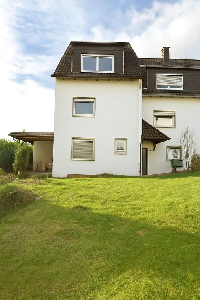 Immobilie in Schwelm - Großes Einfamilienhaus mit Garten in Schwelm - Bild 1