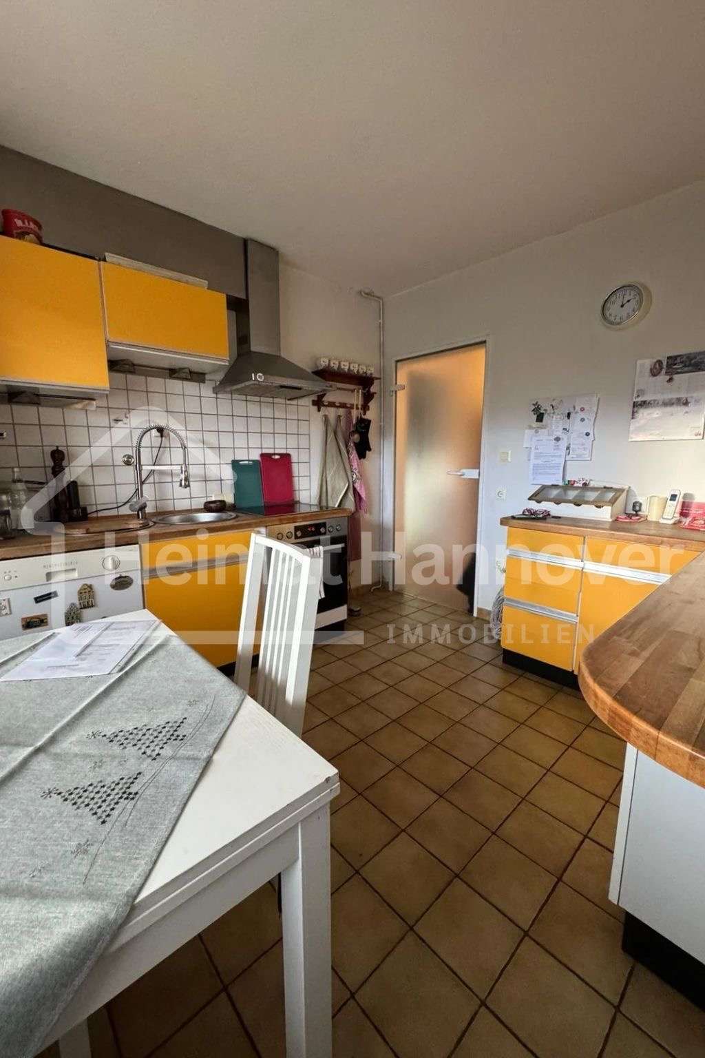 Immobilie in Uetze - Großzügiges 1–2-Familienhaus mit Pool und großem Grundstück in zentraler Lage von Uetze - Bild 3