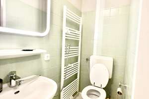 Einziehen und losleben: Liebevoll renoviertes voll möbliertes 44 m² Studio im ruhigen Herzen Moabits – Beusselstraße 8b, 10553 Moabit, Berlin – Vorschaubild 9