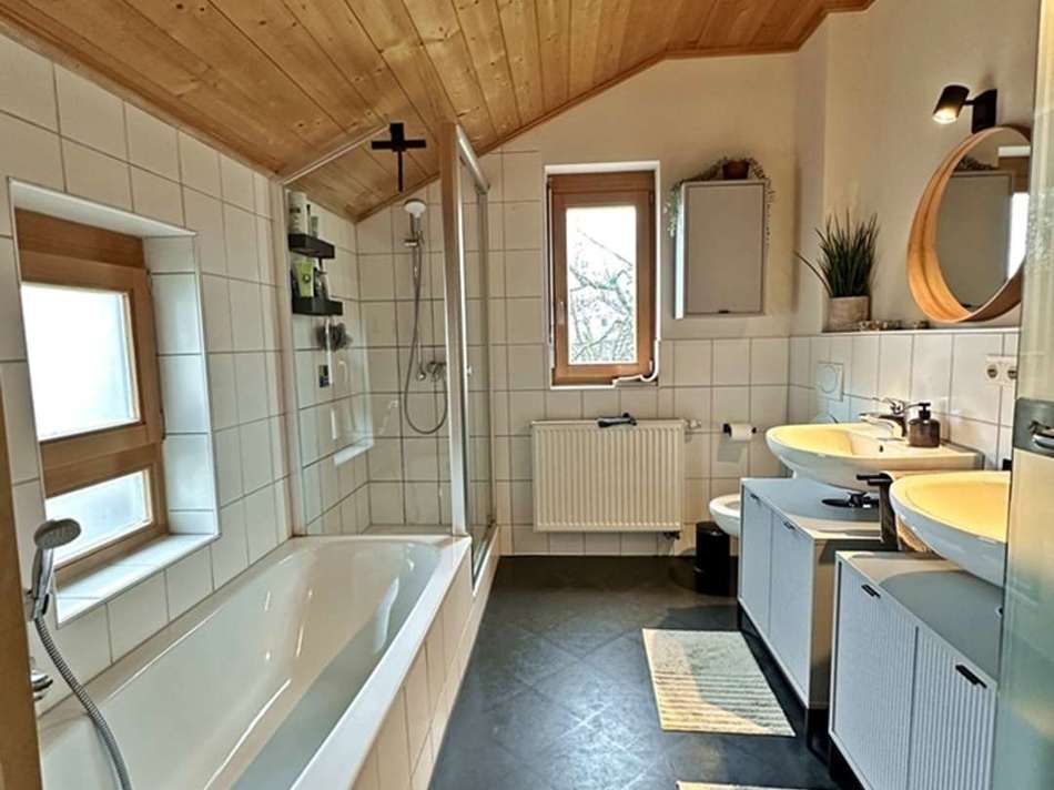 023 Tageslichtbad
