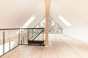 Elegante Dachgeschosswohnung mit ca. 114 m² Wohnfläche und traumhaftem Blick auf die Würm – Die vollständige Adresse der Immobilie erhältst du vom Anbieter., 80999 Untermenzing, München – Vorschaubild 3