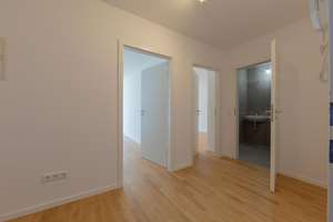 Charmante, neu renovierte Gartenwohnung mit 55㎡ Wohnfläche in München-Freimann - ab sofort! – Boris-Blacher-Str. 14, 80939 Freimann, München – Vorschaubild 1