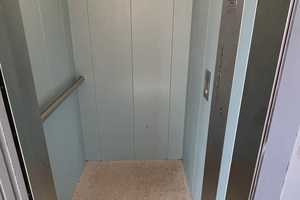 1. OG/ großes Wohnzimmer + Balkon / Stellplatz mögl. ! – Palmstraße 8, 9130 Chemnitz – Vorschaubild 3