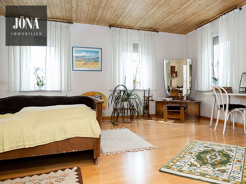 Immobilie in Mainleus - Ein Paradies für Natur- und Tierliebhaber -
Traumhaftes Bauernhaus mit exklusiver Ausstattung - Bild 2