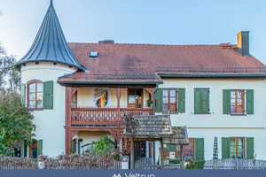 WOHNHAUS MIT ERKERTÜRMCHEN IN DIESSEN: 
EIN GRUNDSTÜCK MIT SEELE UND VIELEN MÖGLICHKEITEN – Landsberg am Lech (Kreis) – Vorschaubild 1