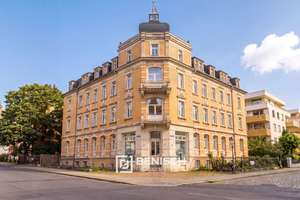 Wo der Balkon die Perspektive öffnet: Lichtdurchflutetes Eckwohnzimmer im Herzen von Löbtau