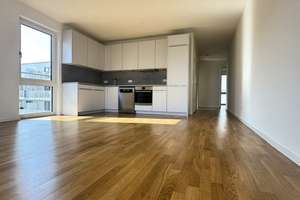 Helle 3-Zimmerwohnung mit Sonnenbalkon *  Einbauküche * Zweitbezug * Zentrale Lage in Moabit – Beusselstraße 31c, 10553 Moabit, Berlin – Vorschaubild 1