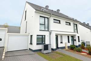 Neuwertige DHH (KFW-Effizienzhaus 55) mit SW-Terrasse, Garten + Garage / bezugsfrei ab 01.11.2026 – Die vollständige Adresse der Immobilie erhältst du vom Anbieter., 53819 Neunkirchen-Seelscheid – Vorschaubild 5