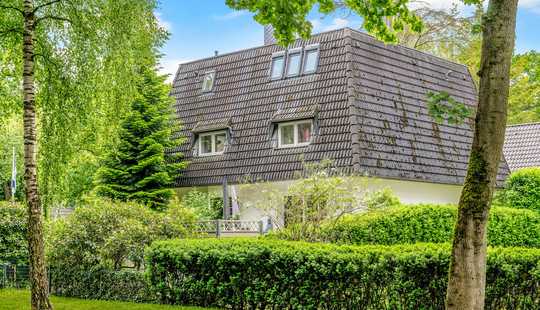 Bild von Zweifamilienhaus der Spitzenklasse – stilvolles Refugium in Parknähe
