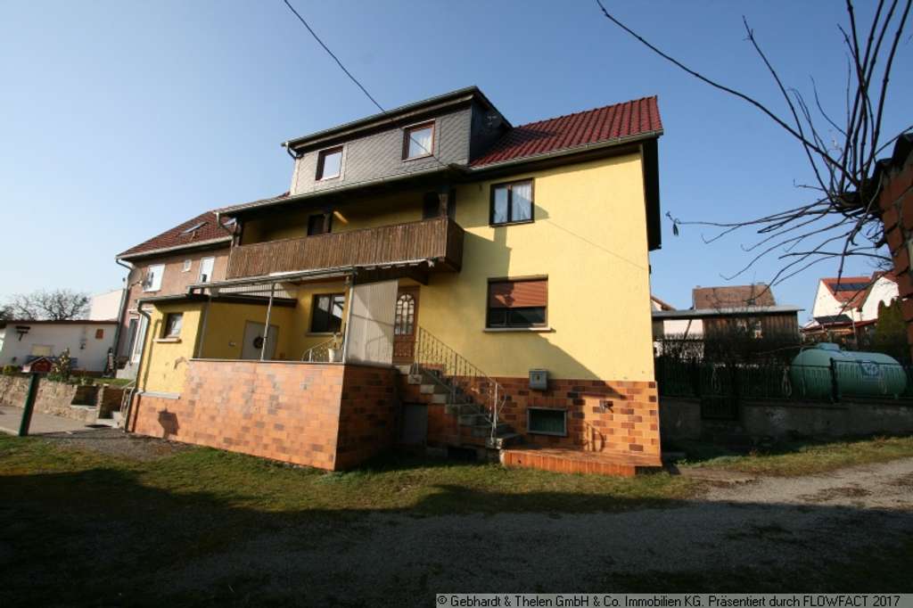 Immobilie in Grabfeld - Bauernhaus mit Scheune, viel Platz und zusätzlichem Gartengrundstück – ländliche Lage in Queienfeld - Bild 0