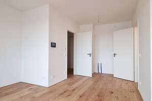 ENTSPANNTES WOHNEN DIREKT AM RHEIN MIT BLICK INS HAFENBECKEN.  – 55120 Neustadt, Mainz – Vorschaubild 5