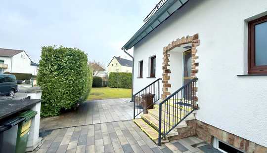 Bild von Wohnen mit Anspruch: Kernsaniertes Einfamilienhaus mit Traumgarten!