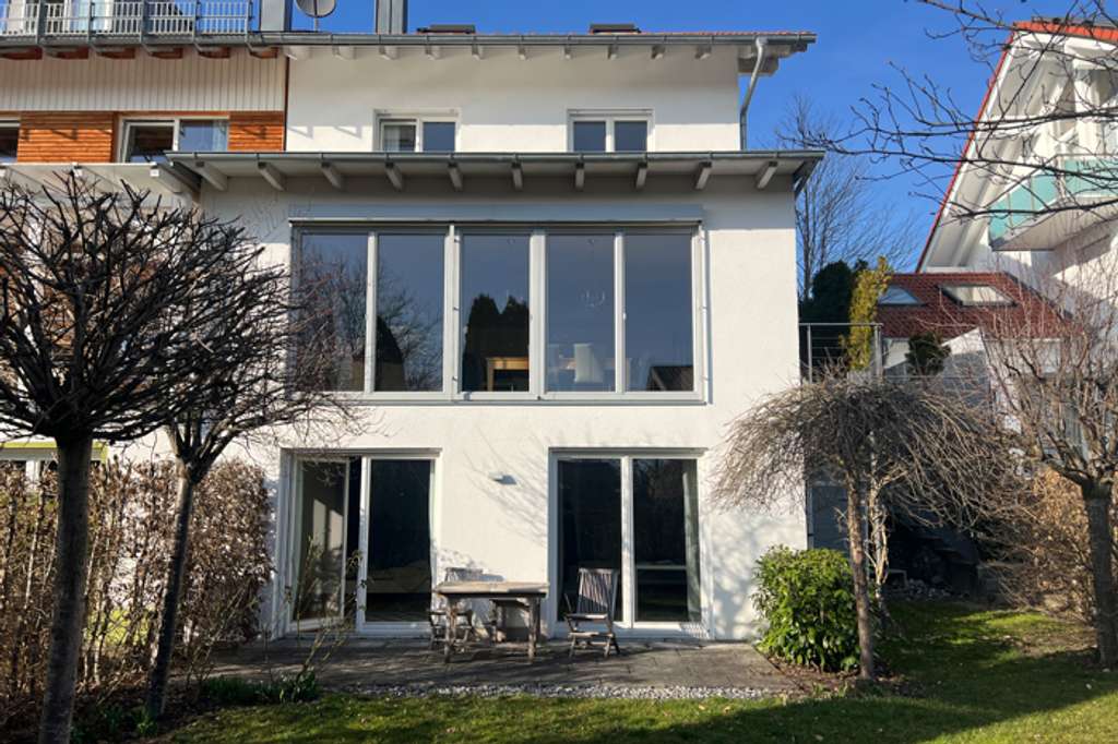 Immobilie in Penzberg - Doppelhaushälfte in Wölfl -
Großzügiges Wohnen in zentraler Lage von Penzberg - Bild 1