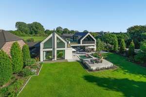 Exklusive Architektenvilla am Rheindamm – Wohnen auf höchstem Niveau – Die vollständige Adresse der Immobilie erhältst du vom Anbieter., 40668 Meerbusch – Vorschaubild 2