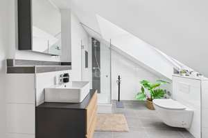 Kernsanierte Dachgeschosswohnung mit ca. 139 m² Grundfläche und Potenzial für Maisonette-Ausbau – Die vollständige Adresse der Immobilie erhältst du vom Anbieter., 42281 Barmen, Wuppertal – Vorschaubild 19