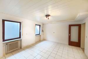 Familienbungalow mit Einliegerwohnung und Doppelgarage auf schönem Hanggrundstück – Katharinenberg 12, 91350 Gremsdorf – Vorschaubild 22