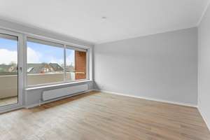 Dachgeschoss 2-Zimmer, Einbauküche, Duschbad mit Fenster, Balkon und Garagenstellplatz in Stade – Rebhuhnstraße 12, 21683 Stade – Vorschaubild 5