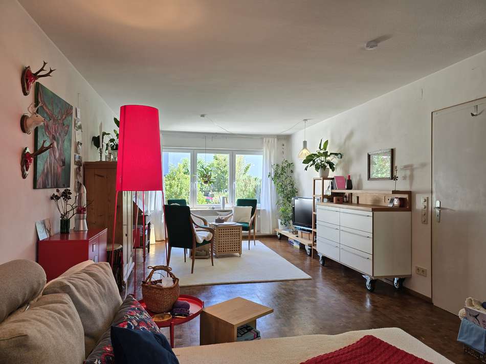 Wohnzimmer Ansicht 5...