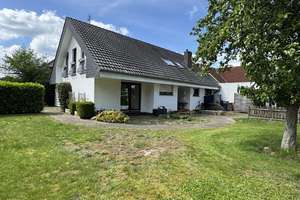 Zweifamilienhaus in zentraler Ortslage – Die vollständige Adresse der Immobilie erhältst du vom Anbieter., 49699 Lindern (Oldenburg) – Vorschaubild 1