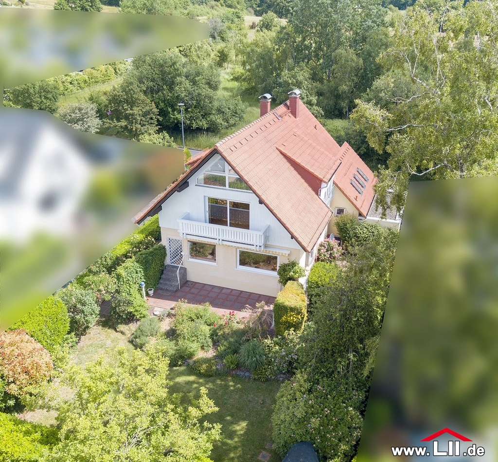 Großes freistehendes Familienhaus in ruhiger Lage