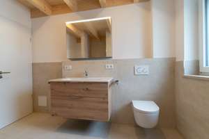Erstbezug + 3 Zimmer, Dachstudio, Loggia und Holzfassade + PV-Anlage und Wärmepumpe – Spitzwegstraße 5, 85053 Südost, Ingolstadt – Vorschaubild 8