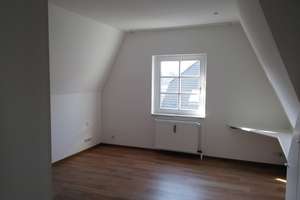 Attraktive 4-Zimmer Dachgeschosswohnung mit Balkon in Osnabrück Innenstadt – Die vollständige Adresse der Immobilie erhältst du vom Anbieter., 49074 Innenstadt, Osnabrück – Vorschaubild 14