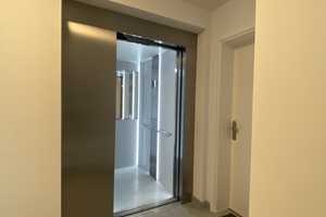 Lichtdurchflutete 4-Zi-Whg im 3. OG, hochw.EBK, 2 Bäder, 3 Balkone, Lift, Videosprechanl., TG, EK: A – Pinneberger Chaussee 12, 22523 Hamburg – Vorschaubild 5