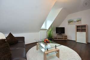 Sonnige, sehr schöne und modern möblierte Wohnung in Stuttgart Wangen – Die vollständige Adresse der Immobilie erhältst du vom Anbieter., 70327 Wangen, Stuttgart – Vorschaubild 8