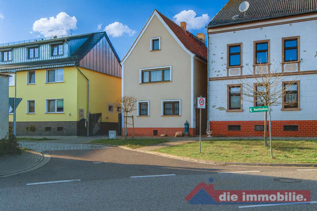 Immobilie in Hohe Börde - ***Einfamilienhaus mit Nebengelass, Innenhof und viel Potenzial*** - Bild 1
