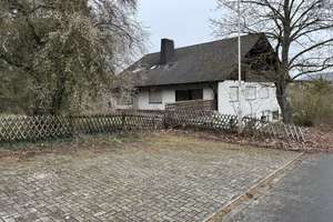 Wohnraum mit Substanz und Potenzial – MFH mit 7 Wohneinheiten, großem Grundstück und Garage – Die vollständige Adresse der Immobilie erhältst du vom Anbieter., 34596 Bad Zwesten – Vorschaubild 4