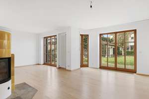 Großzügiges Einfamilienhaus mit Poolhaus, Einliegerwohnung und Garten in 1A Lage – Die vollständige Adresse der Immobilie erhältst du vom Anbieter., 86633 Neuburg an der Donau – Vorschaubild 15