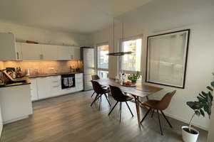 Großzügige 3-Zi. Wohnung mit EBK und Balkon