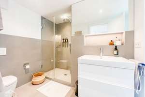 Sonnendurchflutete 3-Zimmerwohnung mit EBK und Balkon im beliebten Heusteigviertel – Falbenhennenstraße 7, 70180 Lehen, Stuttgart – Vorschaubild 4