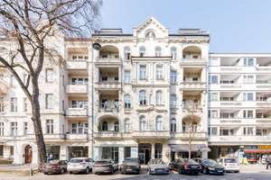 Uhlandstraße 45 – Stilvolle, frisch renovierte Dachgeschosswohnung im herrschaftlichen Altbau!! – Uhlandstraße 45, 10719 Wilmersdorf, Berlin – Vorschaubild 2