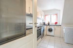 Hochwertige 4 Zimmer Maisonettewohnung mit Tiefgaragenstellplatz ruhiger straßenabgewandter Wohnlage – Die vollständige Adresse der Immobilie erhältst du vom Anbieter., 22397 Wohldorf-Ohlstedt, Hamburg – Vorschaubild 9