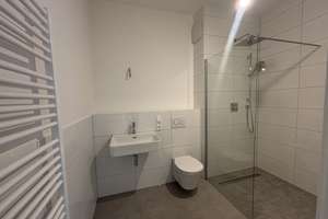 Neubau-Erstbezug! 3-Zimmer-Wohnung mit Süd-Balkon, Loggia und Mieterstrom PV – Akazienweg 1, 51381 Bergisch Neukirchen, Leverkusen – Vorschaubild 6