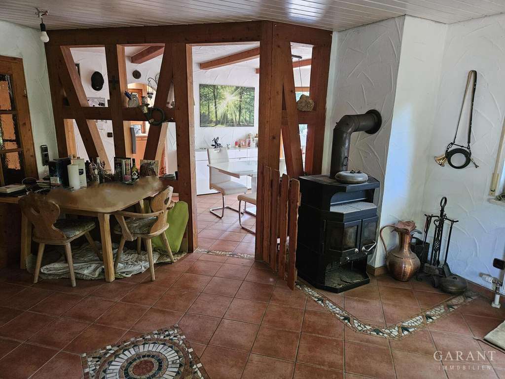 Immobilie in Metzingen - Wohnhaus mit Gewerbeanteil und Nebengebäude - Bild 3