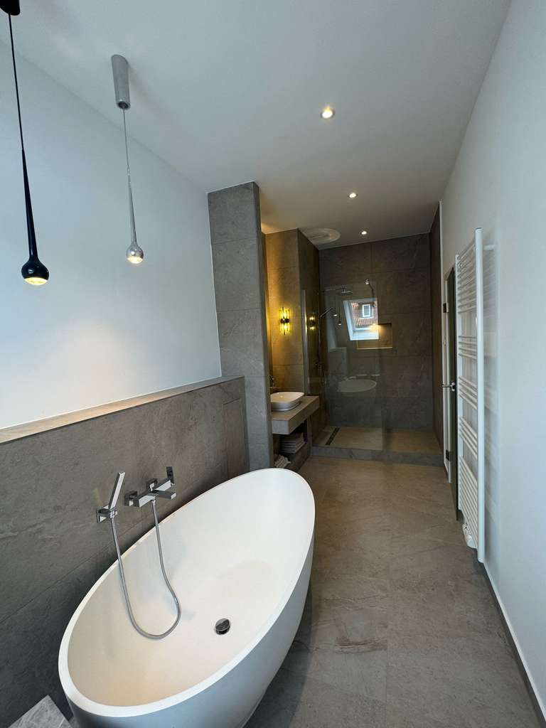 *Wunderschöne 2- Zimmer Etagenwohnung* in Eilenriedenähe