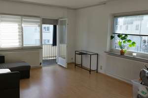 Helle 3-Zimmer Wohnung mit Balkon und EBK in Stuttgart West, U-Bahn 90 m. Schöne Lage! – Rosenbergstrasse 202, 70193 Kräherwald, Stuttgart – Vorschaubild 1