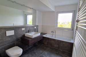 Modernes Penthouse mit 52 m² Dachterrasse und Tiefgarage – 60487 Bockenheim, Frankfurt am Main – Vorschaubild 2