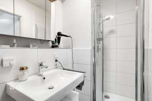 105 m² Traumwohnung in Toplage Unterbilk, 3 Zimmer – Moderner Innenhof, Aufzug & Tiefgarage – 40223 Bilk, Düsseldorf – Vorschaubild 9